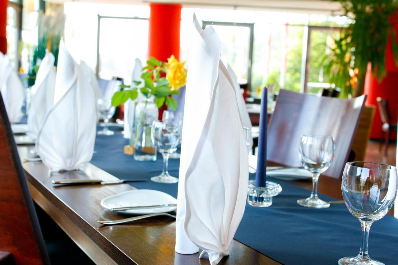Phoenix Hotel Bergneustadt ภายนอก รูปภาพ