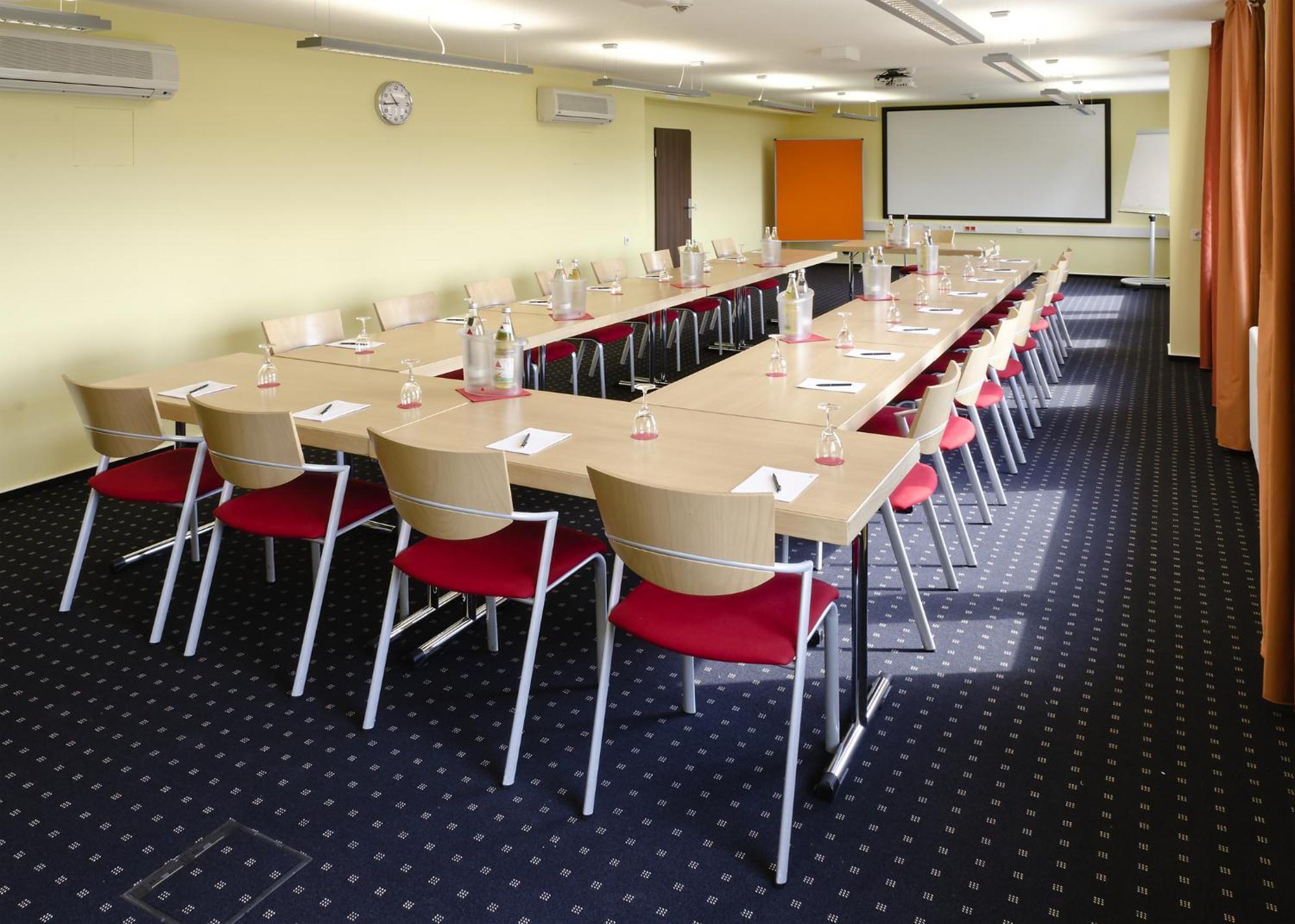 Phoenix Hotel Bergneustadt ภายนอก รูปภาพ