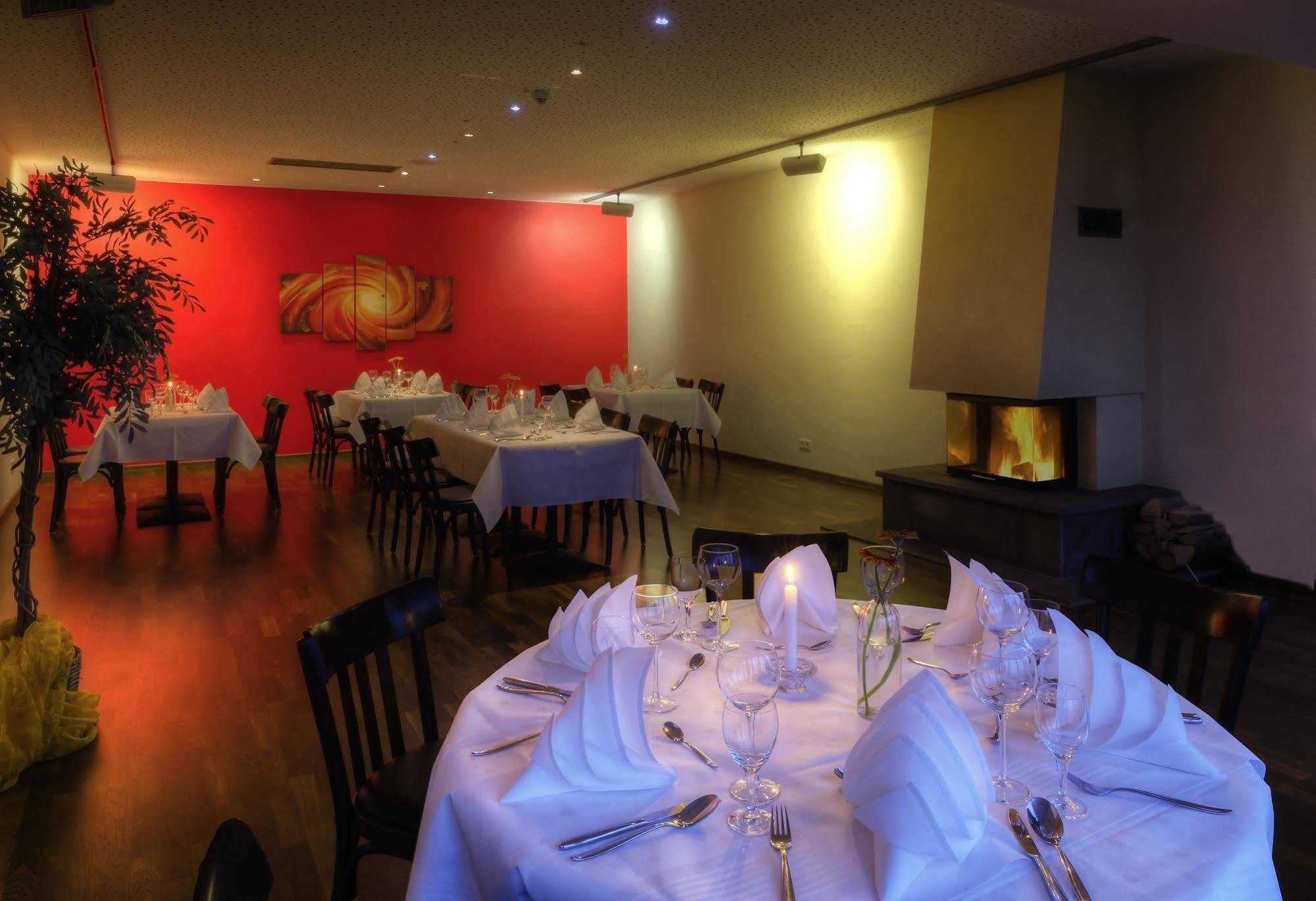 Phoenix Hotel Bergneustadt ภายนอก รูปภาพ