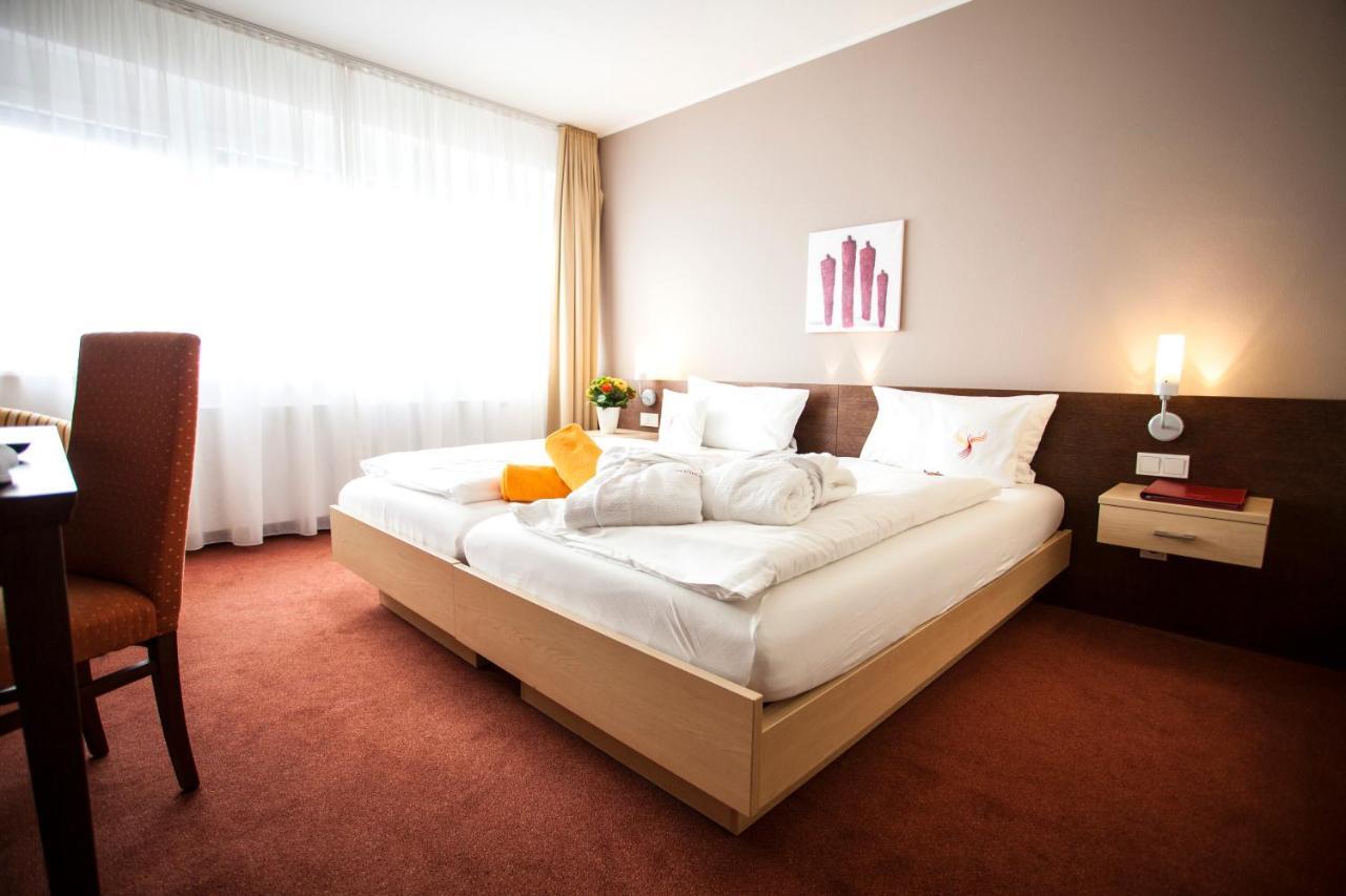Phoenix Hotel Bergneustadt ภายนอก รูปภาพ