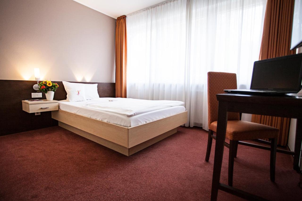 Phoenix Hotel Bergneustadt ภายนอก รูปภาพ